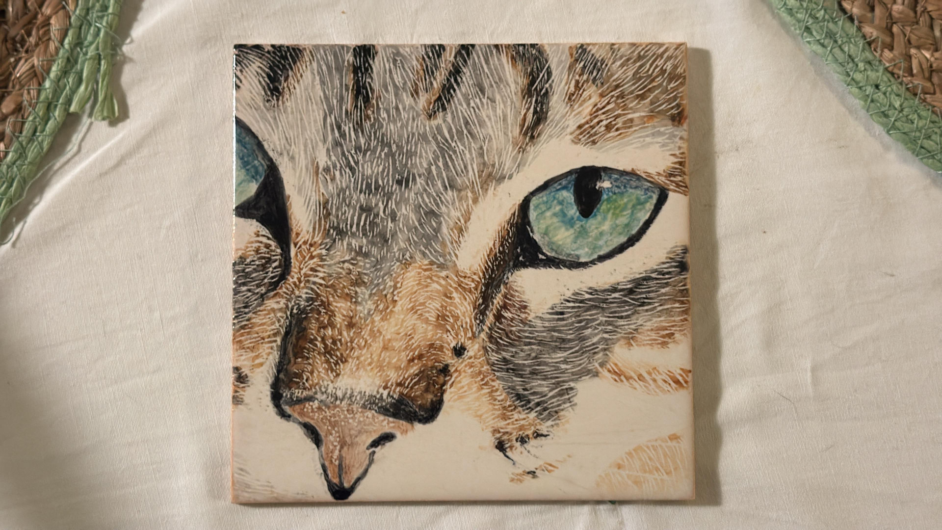 Azulejo pintado à mão com retrato do gato